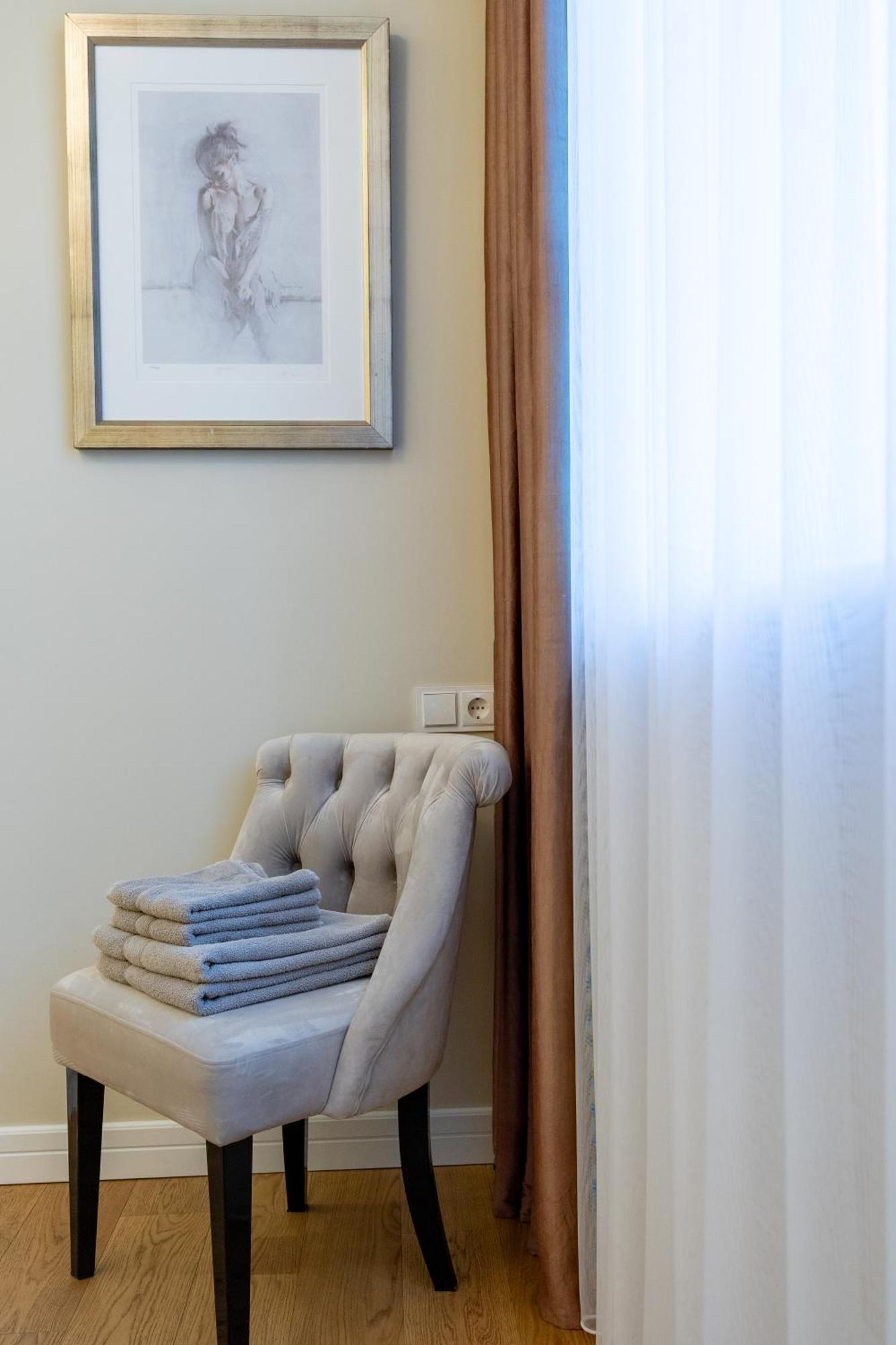 Luxury Central Apartment In Putvinskio Street كاوناس المظهر الخارجي الصورة